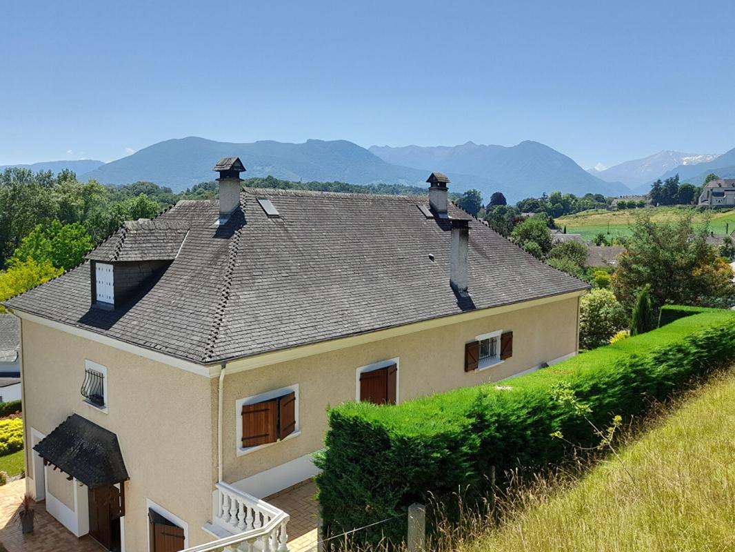 Maison 7 pièces 183 m² · à Asson · 183 m² · 300 000 €