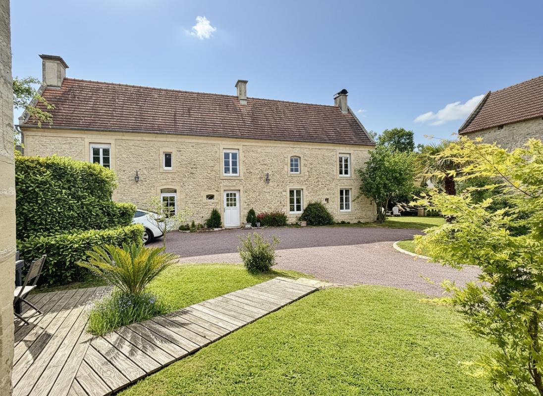 Maison 16 pièces 370 m² · à Bayeux · 370 m² · 850 000 €