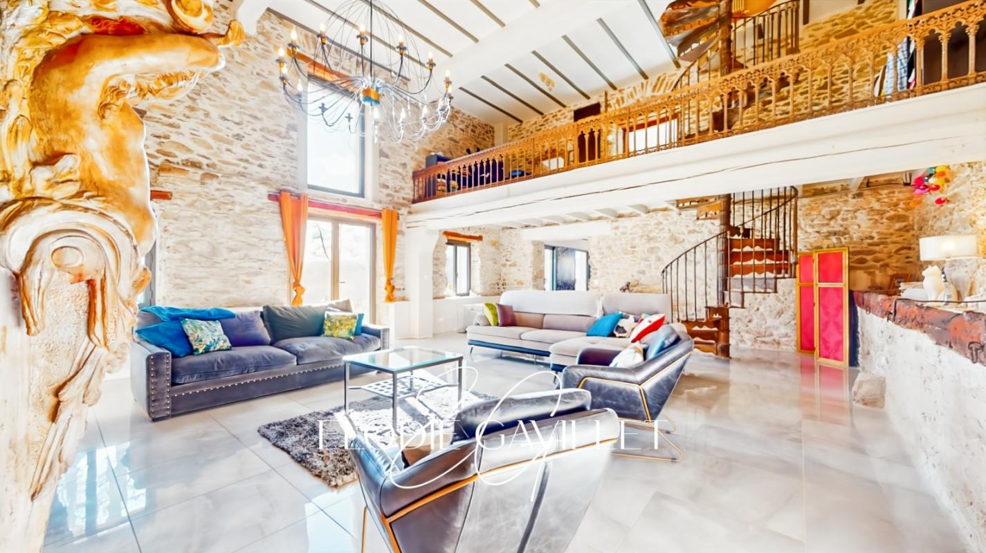 Maison 11 pièces 290 m² · à St Denis · 290 m² · 645 000 €