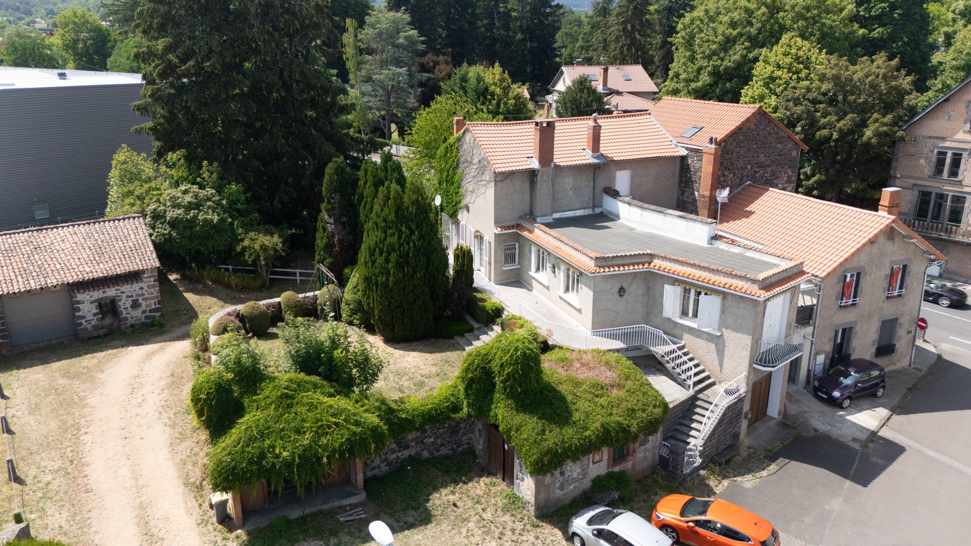 Maison 6 pièces 178 m² · à St Genes Champanelle · 178 m² · 239 000 €