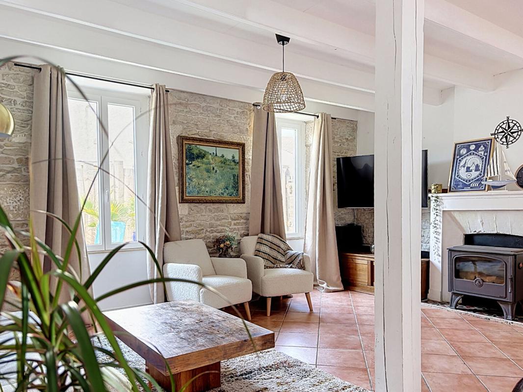 Maison 5 pièces 157 m² · à St Sauveur D Aunis · 157 m² · 291 100 €