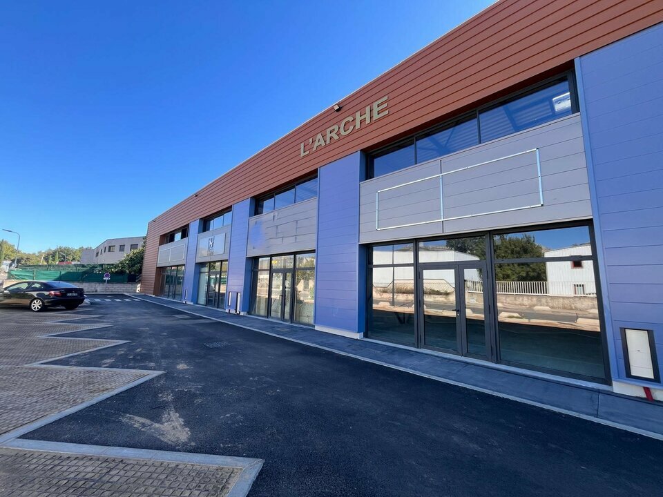 Local commercial 435 m² · à Roquevaire · 435 m² · 7 794 €/mois
