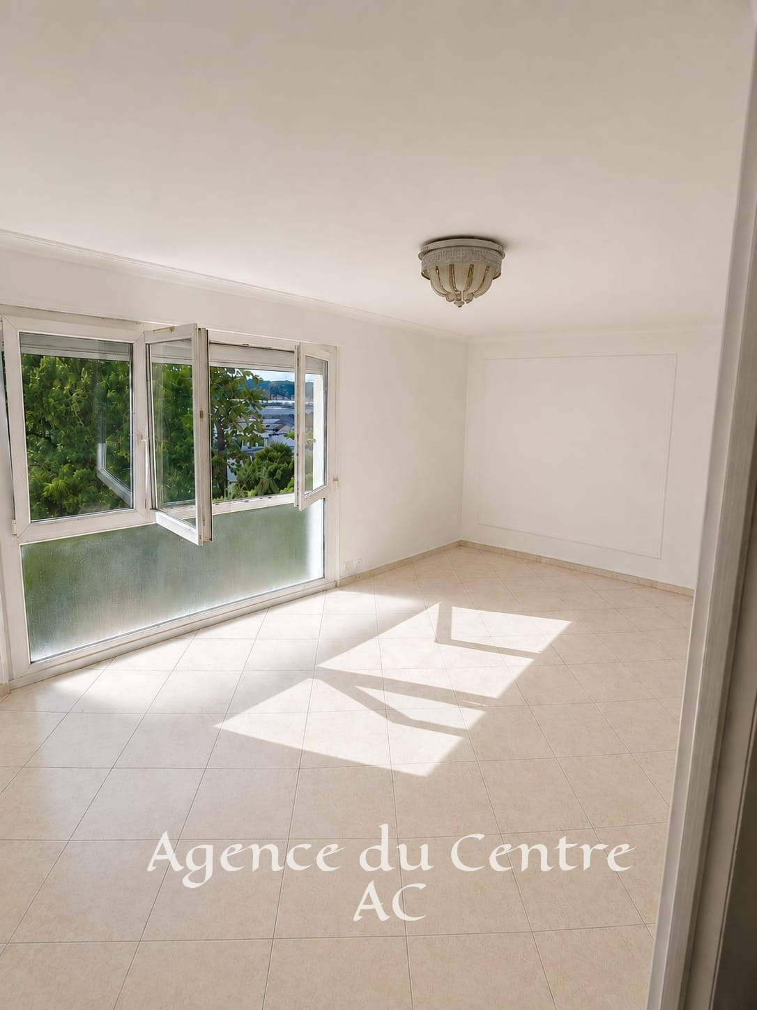Appartement 4 pièces 77 m² · à Deville les Rouen · 77 m² · 149 000 €