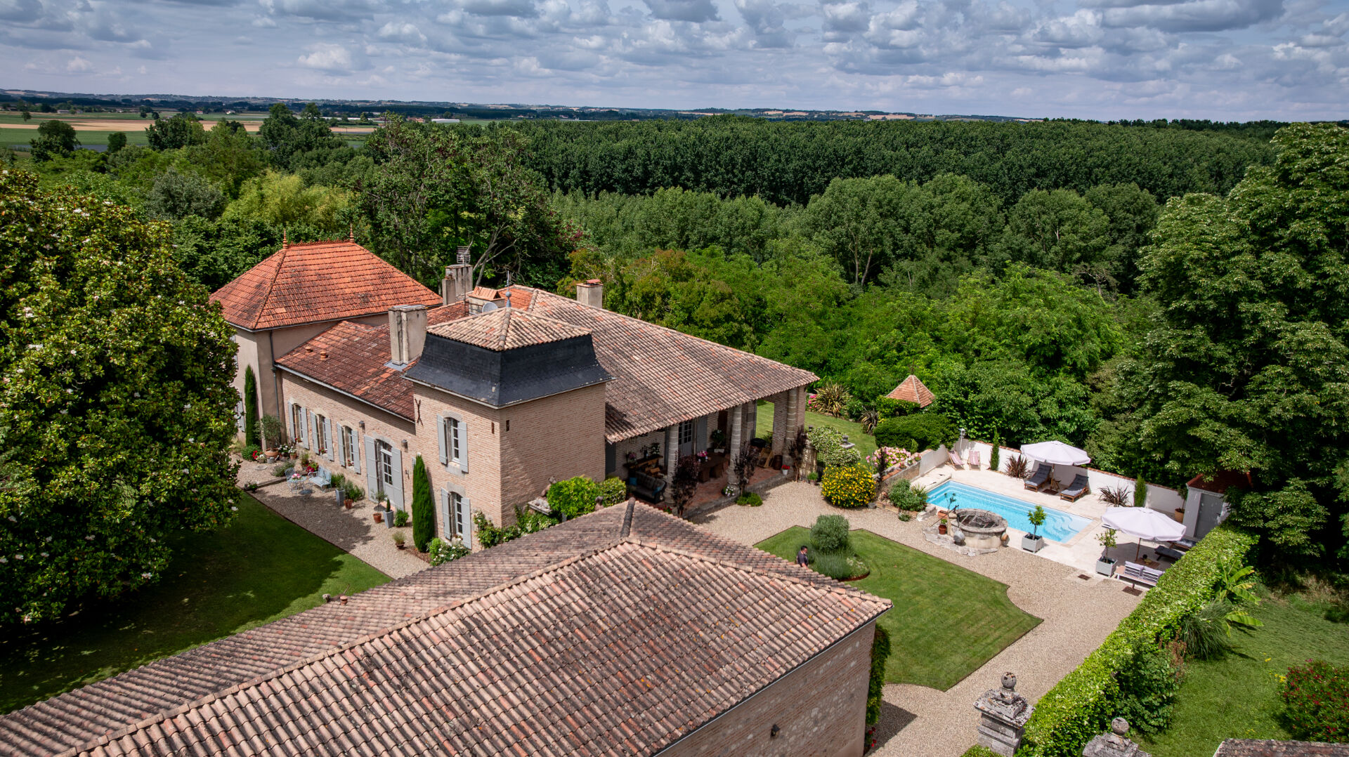 Maison 9 pièces 460 m² · à Lagruere · 460 m² · 1 264 000 €
