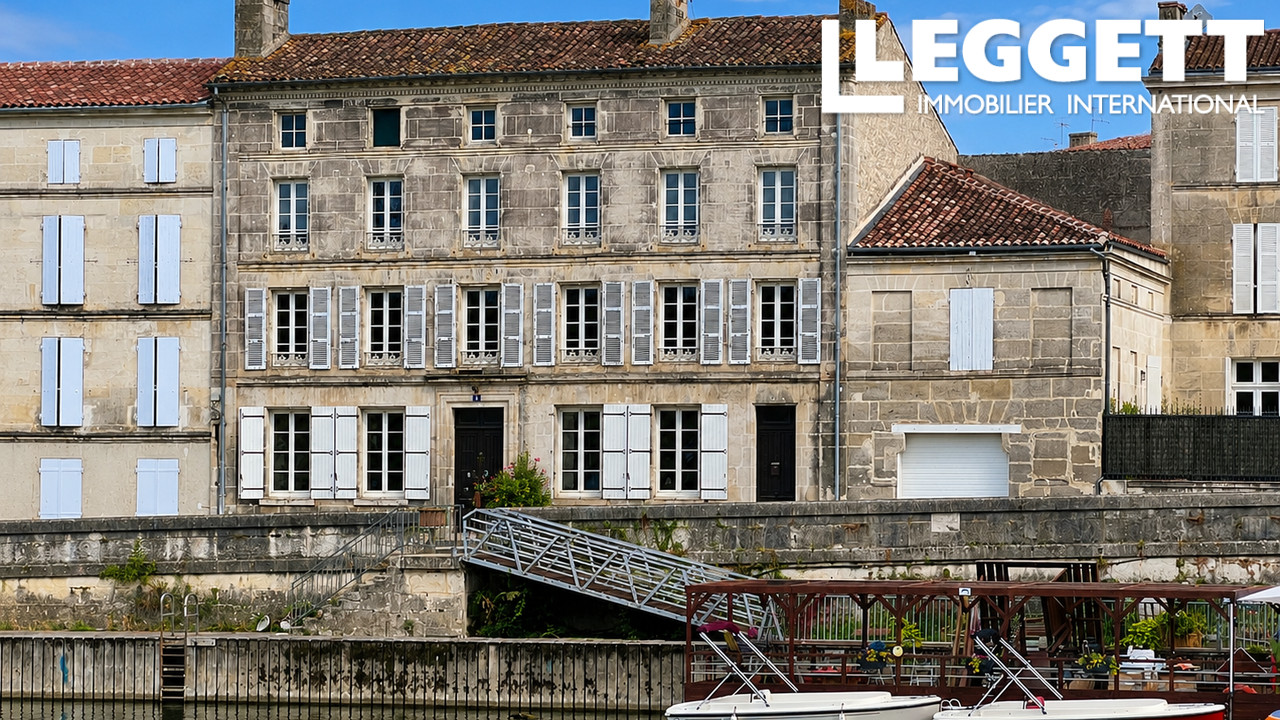 Maison 9 pièces 281 m² · à Jarnac · 281 m² · 235 400 €