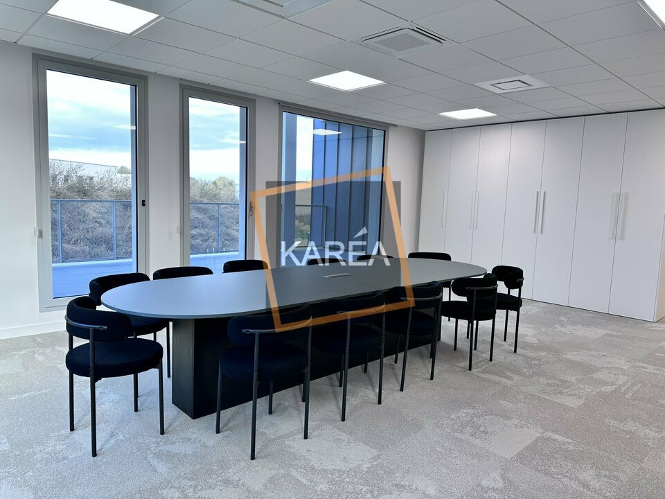 Local commercial 627 m² · à Serris · 627 m² · 14 431 €/mois