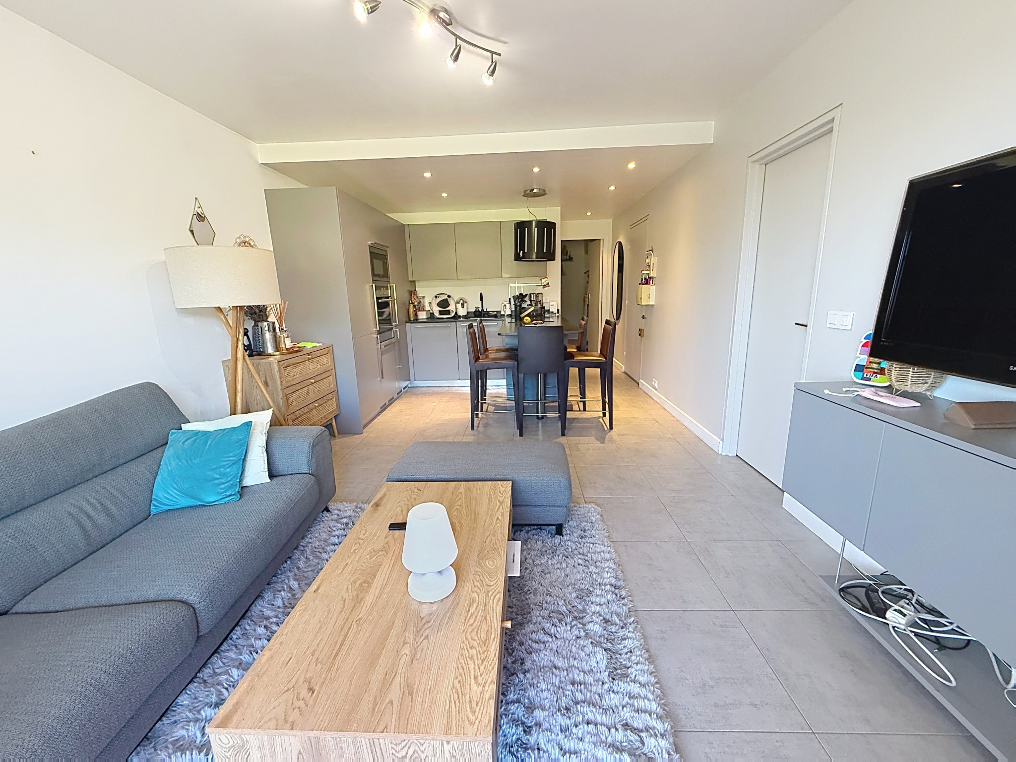 Appartement 2 pièces 49 m² · à Antibes · 49 m² · 260 000 €