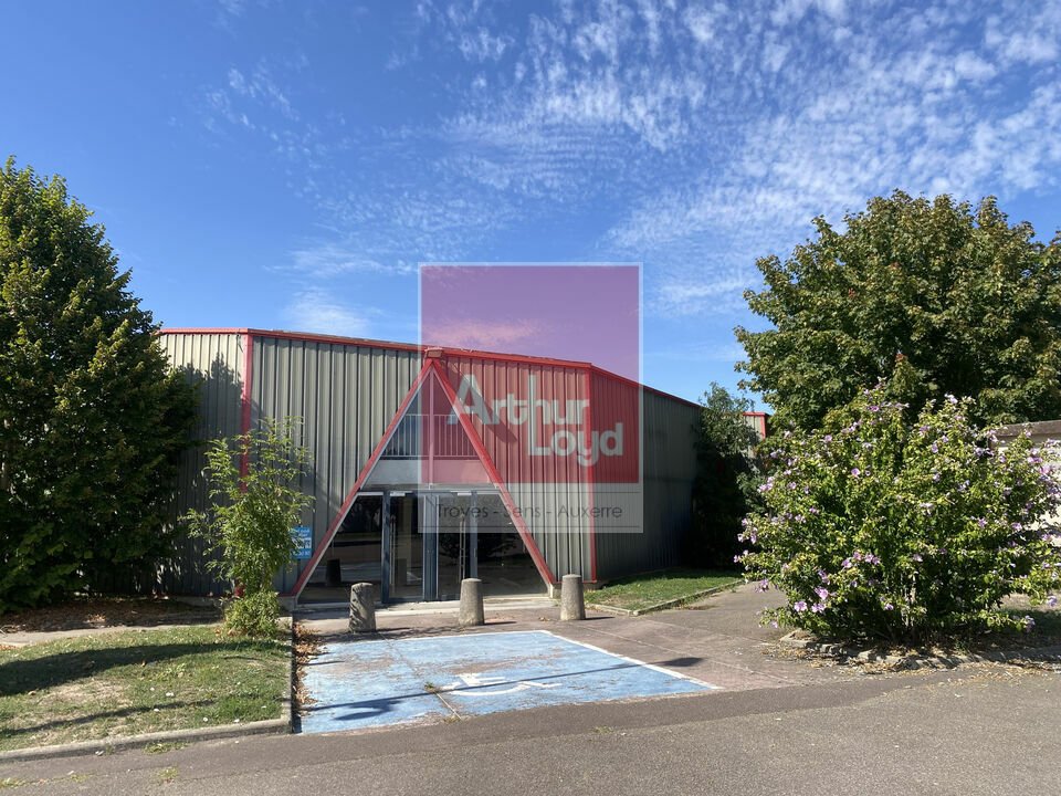 Local commercial 1000 m² · à Troyes · 1 000 m² · 428 000 €