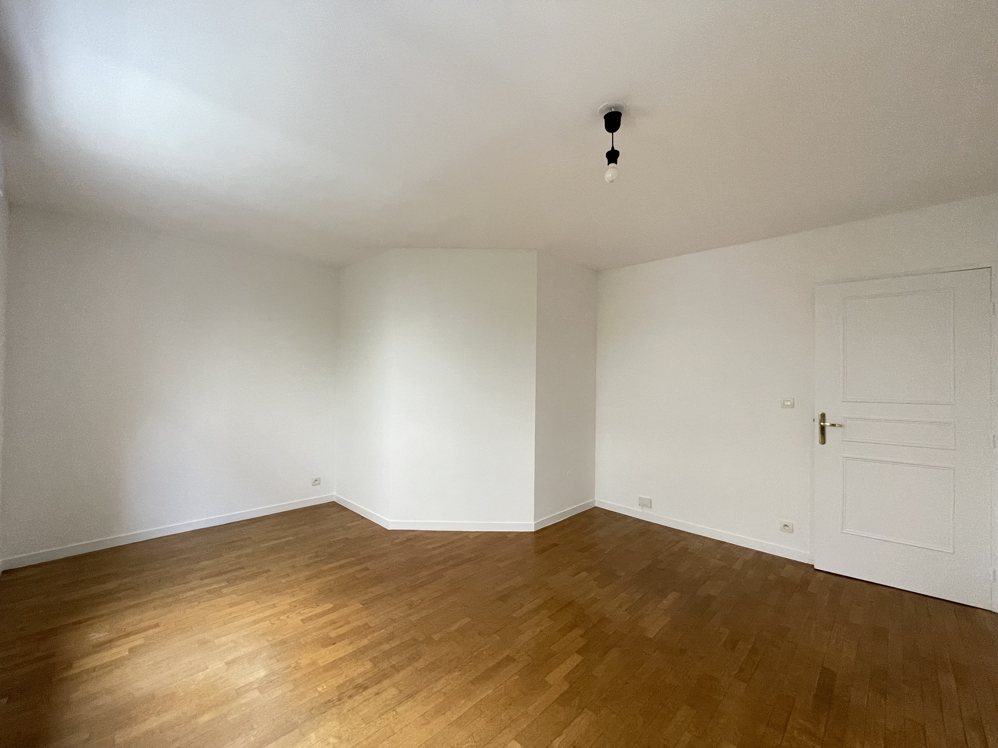 Appartement – CLICHY HAUTS-DE-SEINE ILE-DE-FRANCE - Plus