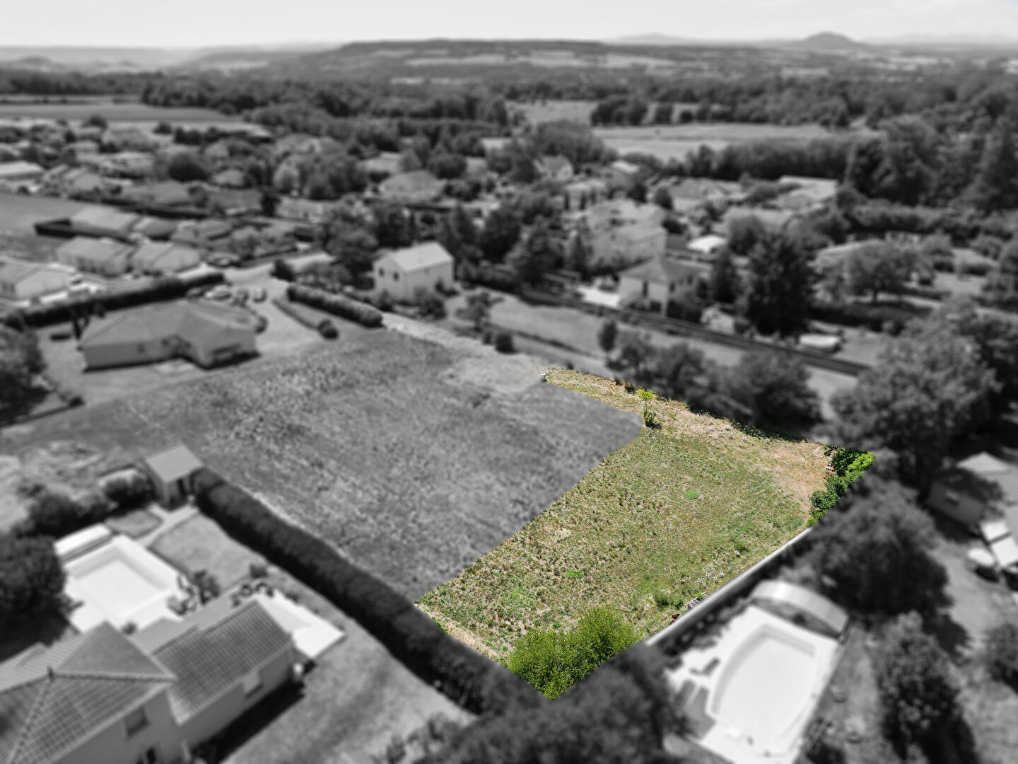 Achat Terrain 1 037m² PARENTIGNAT 63500 - Vue 2