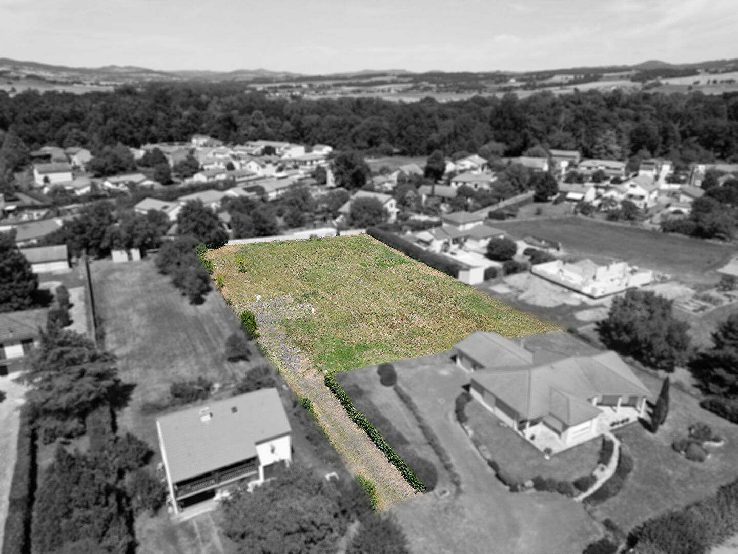 Achat Terrain 1 037m² PARENTIGNAT 63500 - Vue 3