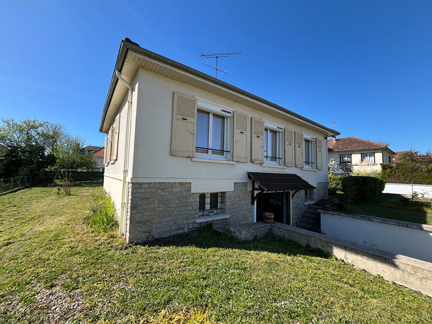 Maison 4 pièces 90 m² · à St Leger des Vignes · 90 m² · 150 000 €