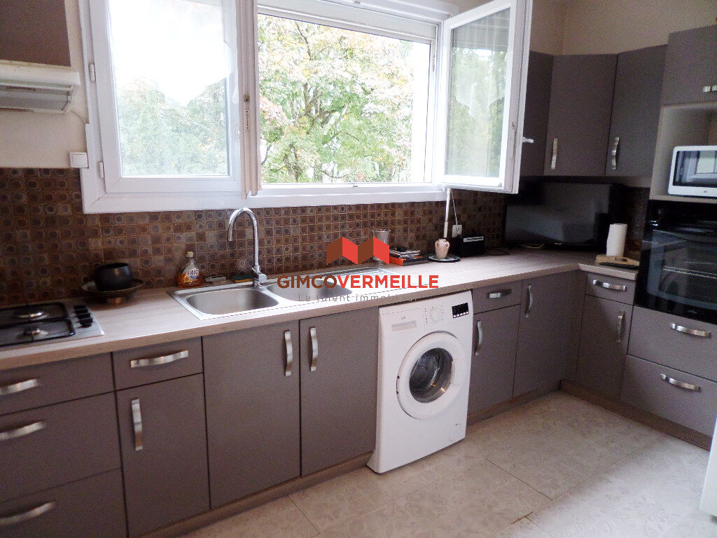 Appartement 3 pièces 67 m² · à La Celle St Cloud · 67 m² · 245 000 €