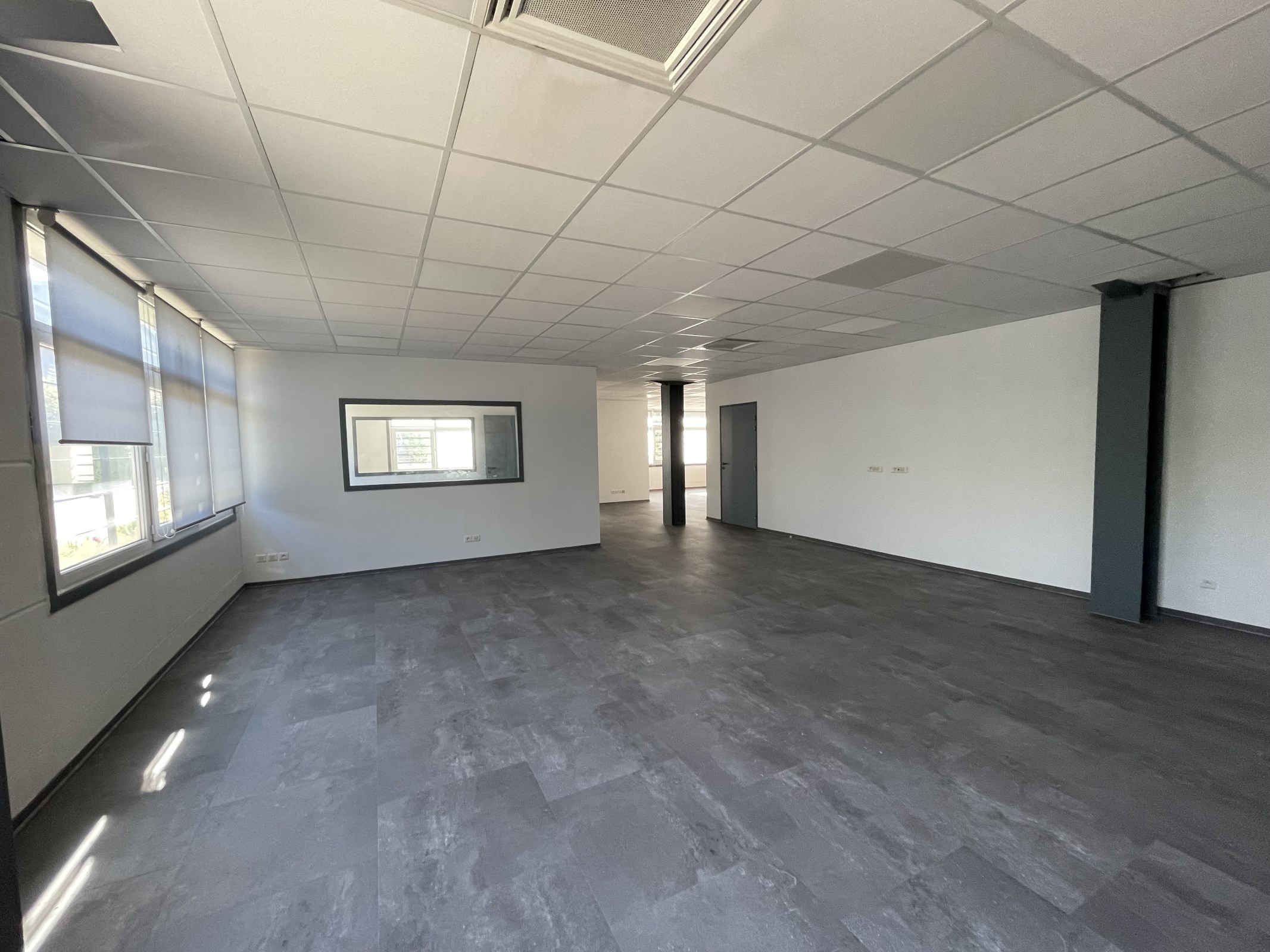 Local commercial 868 m² · à Les Milles · 868 m² · 1 500 000 €