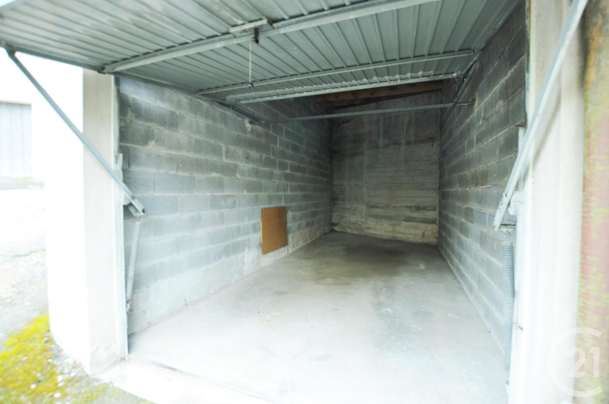 Parking RODEZ 12000 · 57 €/mois