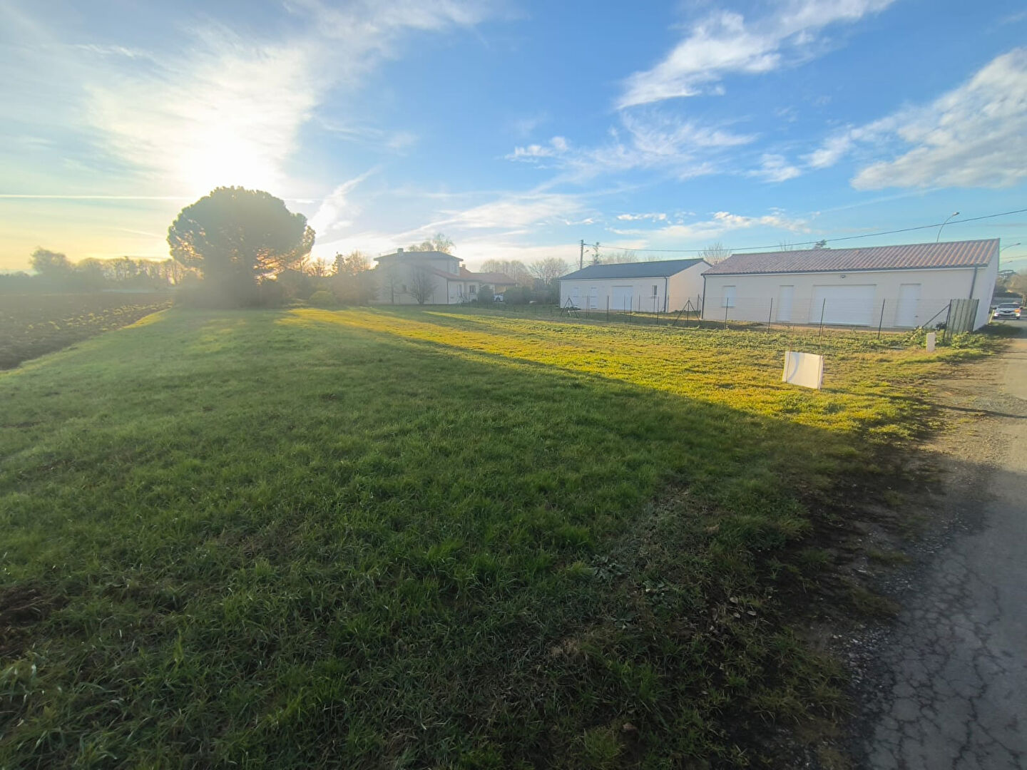 Terrain 950 m² · à Neuville de Poitou · 950 m² · 95 000 €