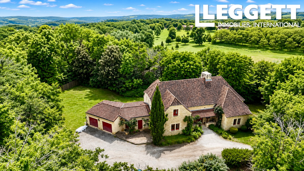 Maison 8 pièces 225 m² · à Saint-Crépin-et-Carlucet · 225 m² · 598 000 €