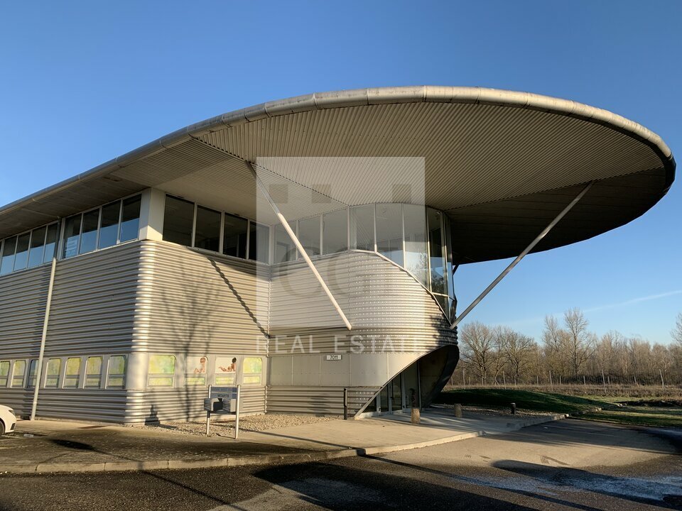 Local commercial 170 m² · à Villefontaine · 170 m² · 2 046 €/mois