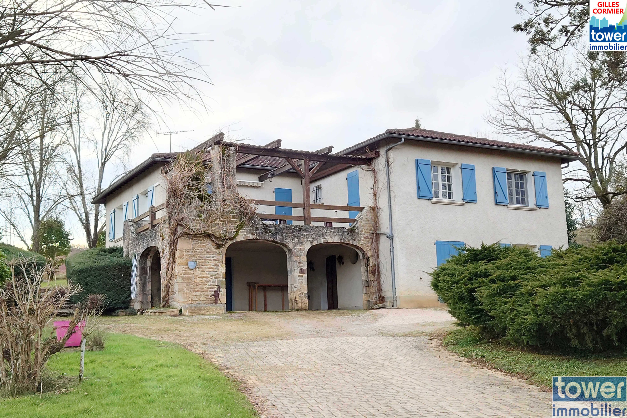 Maison 10 pièces 220 m² · à Villefranche de Rouergue · 220 m² · 249 000 €