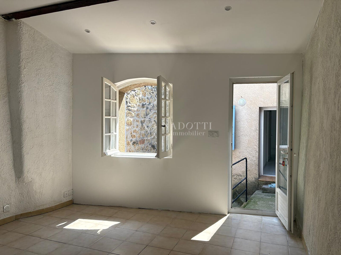 Maison – LAURIS VAUCLUSE PROVENCE-ALPES-COTE-D-AZUR - Vue 4