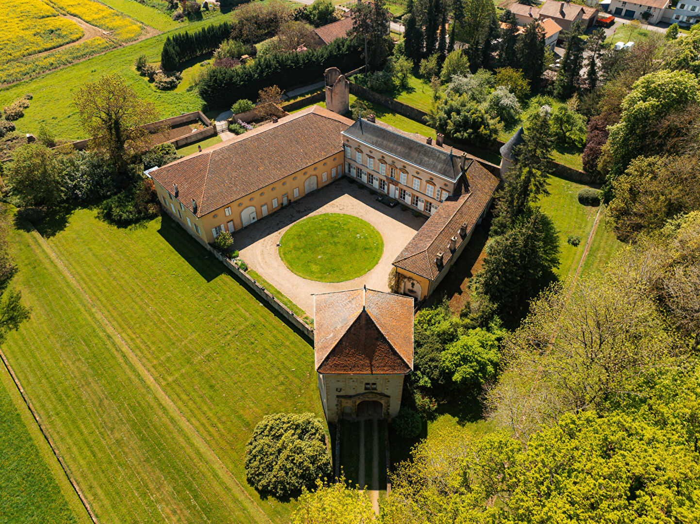 Maison 20 pièces 820 m² · à Fey · 820 m² · 1 590 000 €