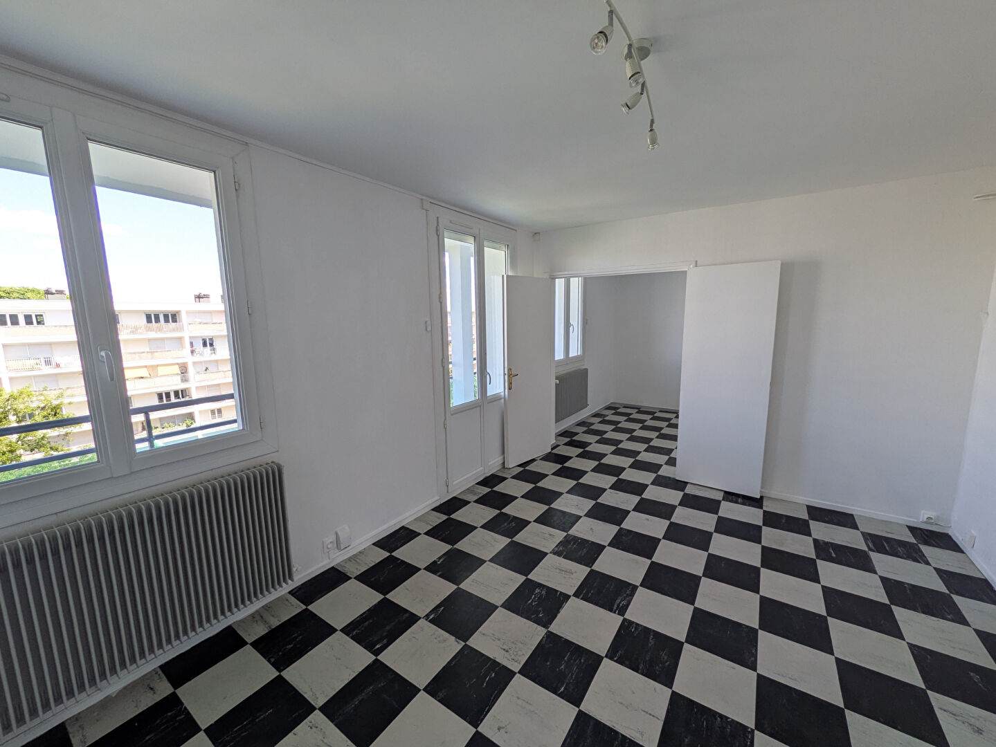 Appartement 4 pièces 70 m² · à Roanne · 70 m² · 65 000 €