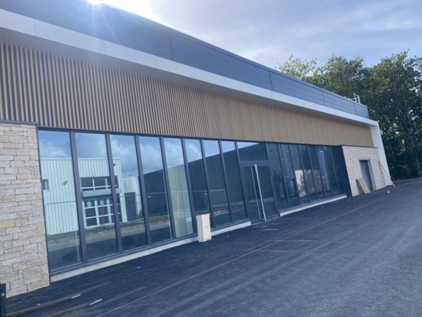 Local commercial 200 m² · à Pont L Abbe · 200 m² · 1 667 €/mois