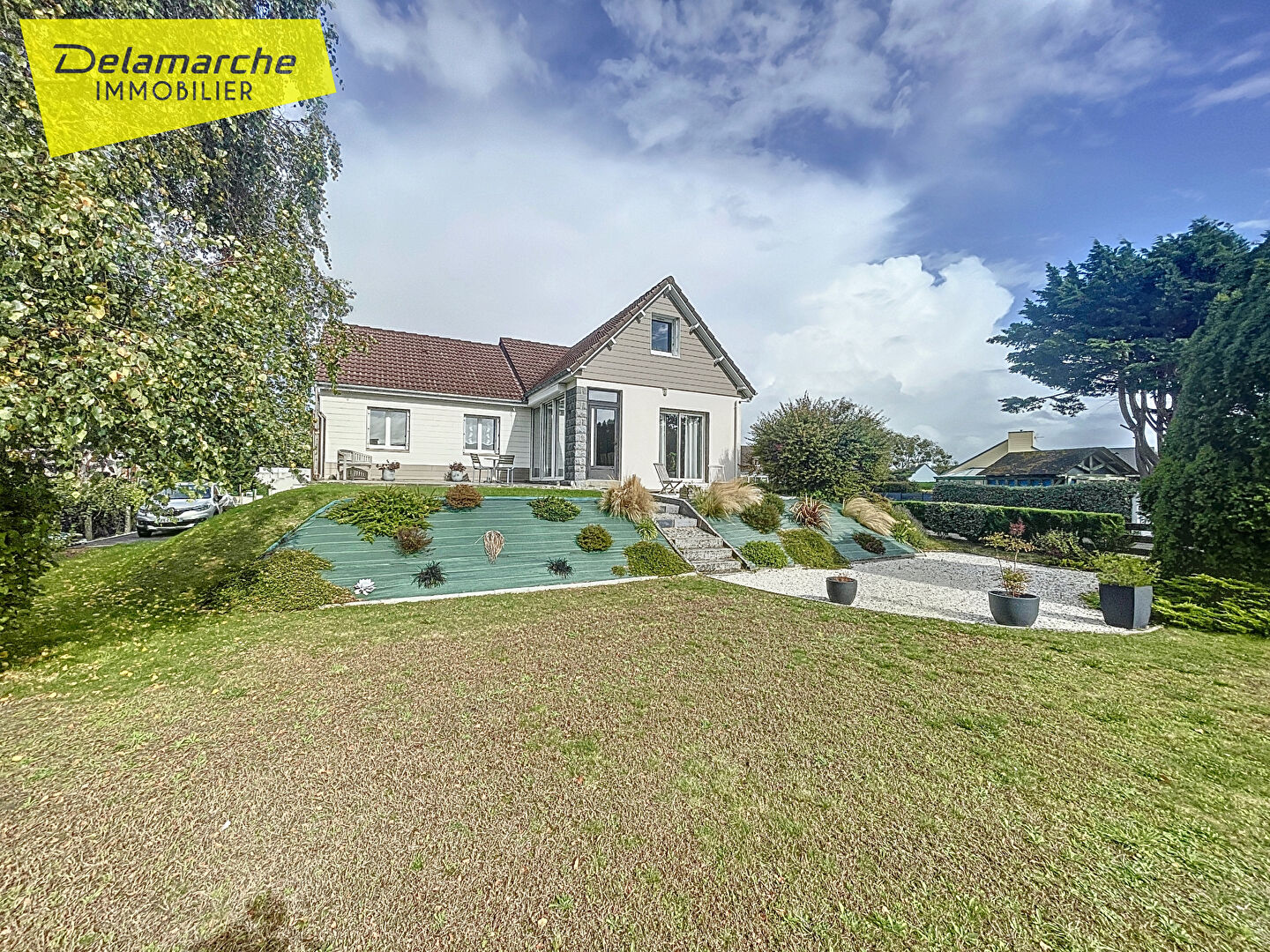 Maison 6 pièces 129 m² · à St Martin de Brehal · 129 m² · 429 000 €