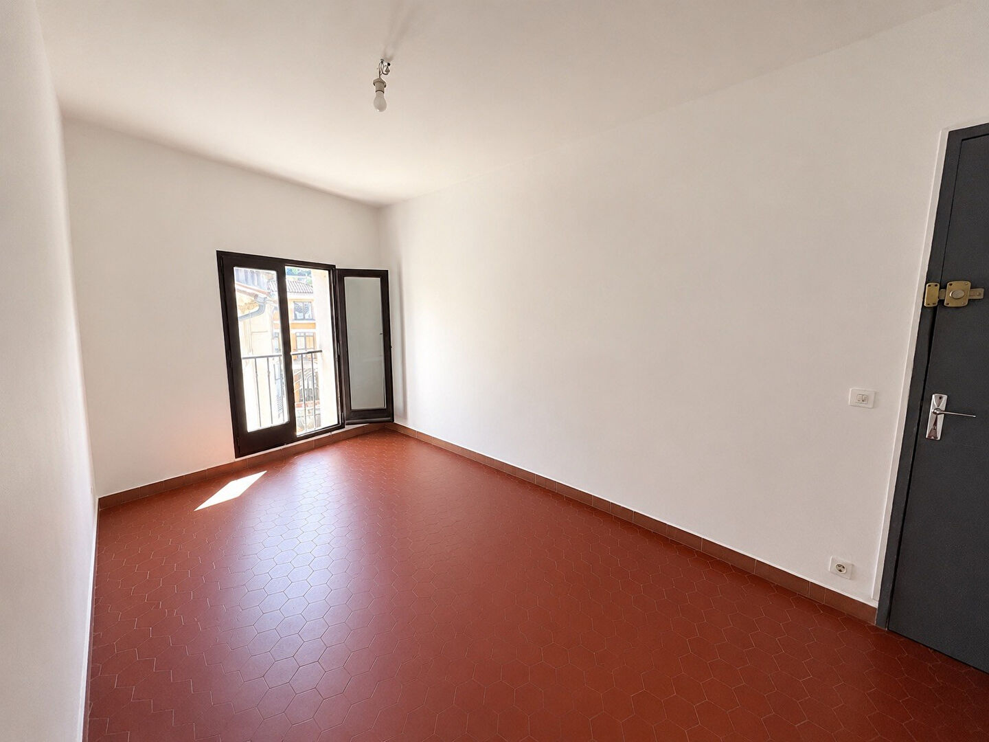 Appartement – APT VAUCLUSE PROVENCE-ALPES-COTE-D-AZUR - Vue 2