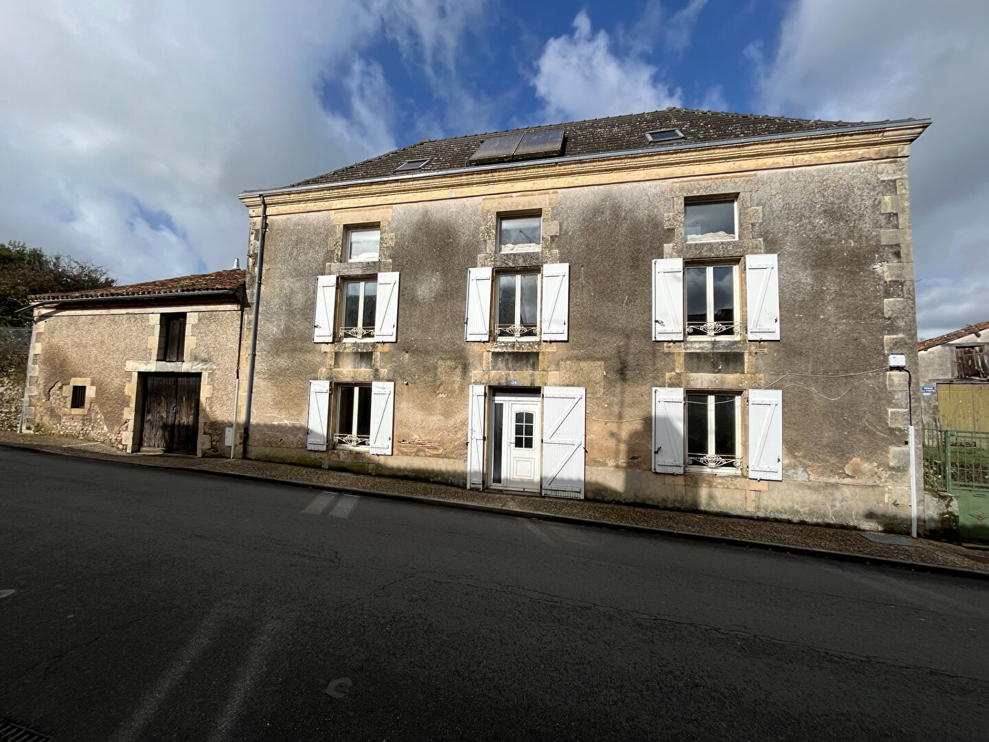 Maison 6 pièces 171 m² · à Le Vigeant · 171 m² · 46 500 €