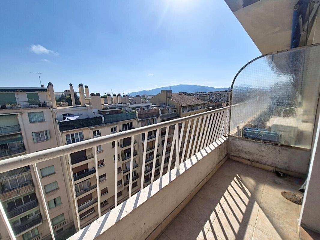 Appartement 3 pièces 72 m² · à Marseille 05 · 72 m² · 230 000 €