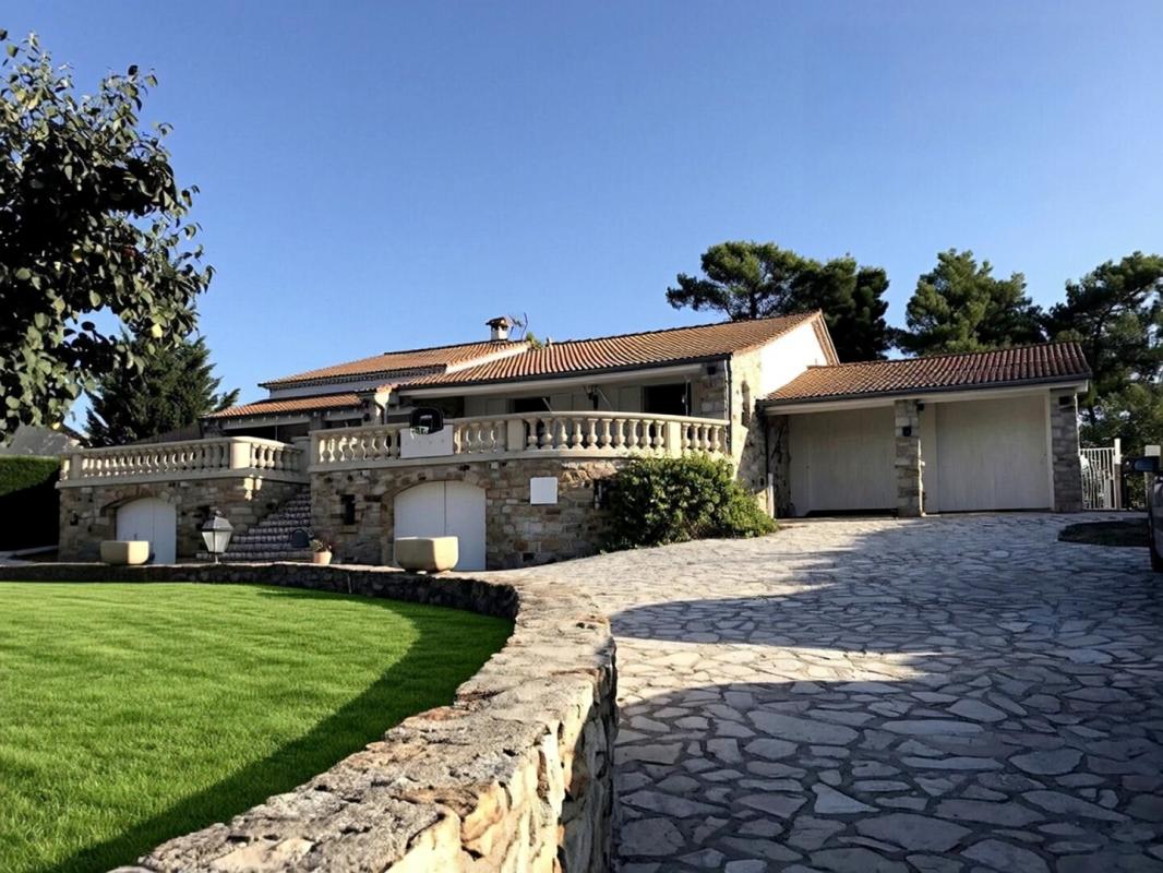 Maison 6 pièces 151 m² · à Rousson · 151 m² · 359 000 €