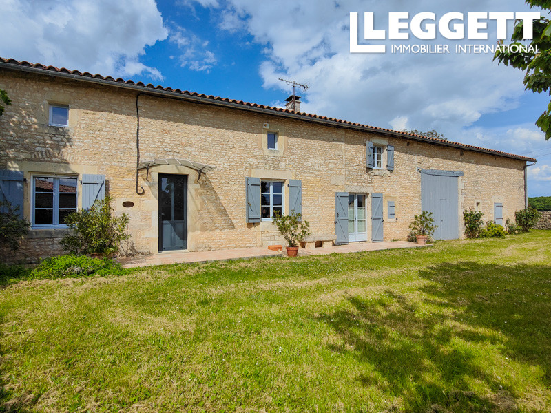 Maison 4 pièces 146 m² · à Linazay · 146 m² · 199 900 €
