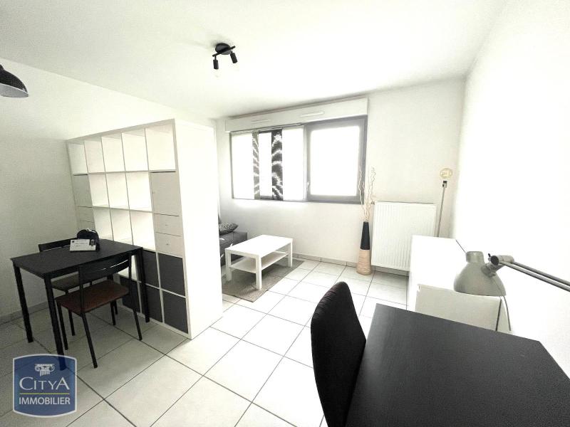 Appartement 1 pièce 24 m² · à St Etienne · 24 m² · 410 €/mois