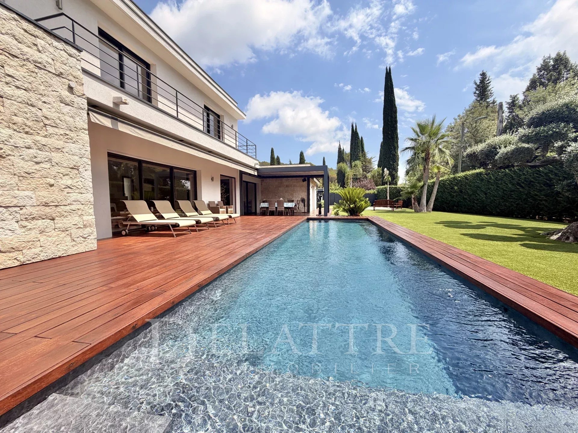 Maison 6 pièces 195 m² · à Opio · 195 m² · 1 995 000 €