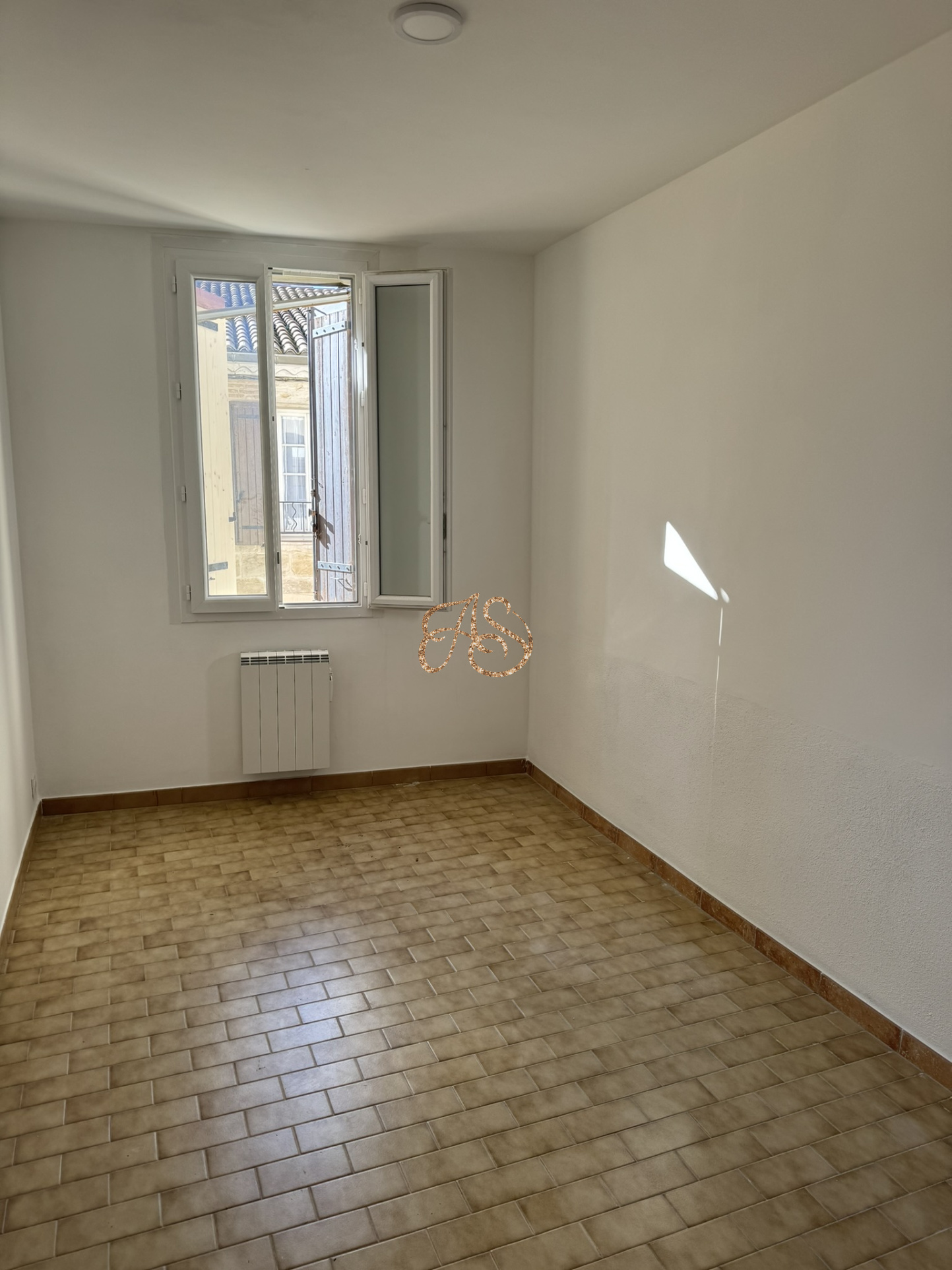 Appartement – ST GILLES GARD OCCITANIE - Vue 2