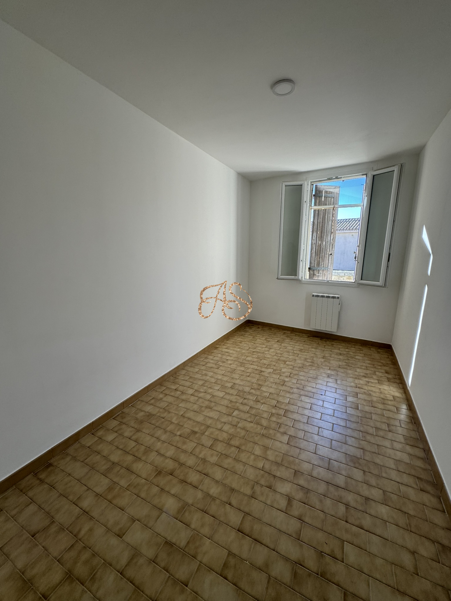 Appartement – ST GILLES GARD OCCITANIE - Vue 4