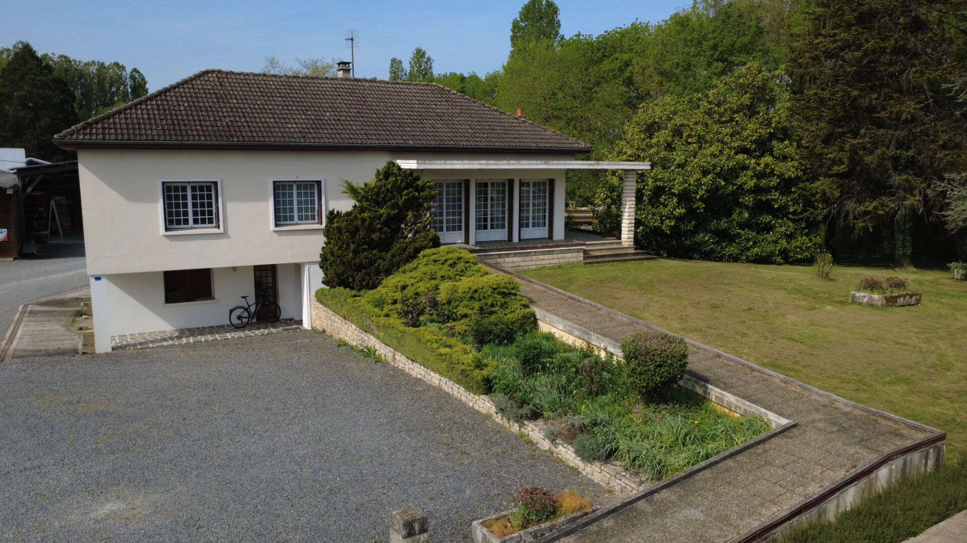 Maison 9 pièces 166 m² · à Chaunay · 166 m² · 128 000 €