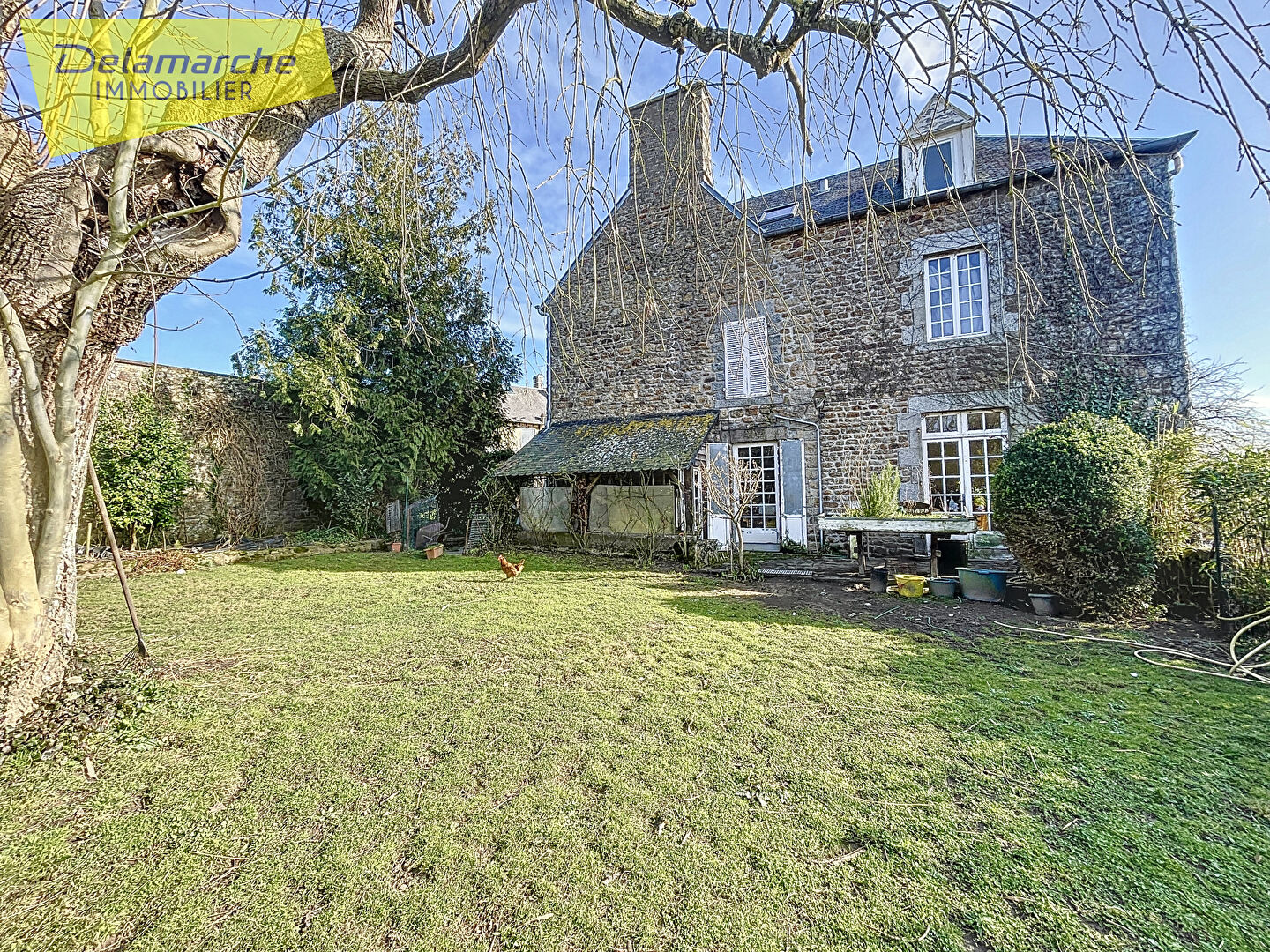 Maison 10 pièces 232 m² · à Ducey les Cheris · 232 m² · 191 000 €