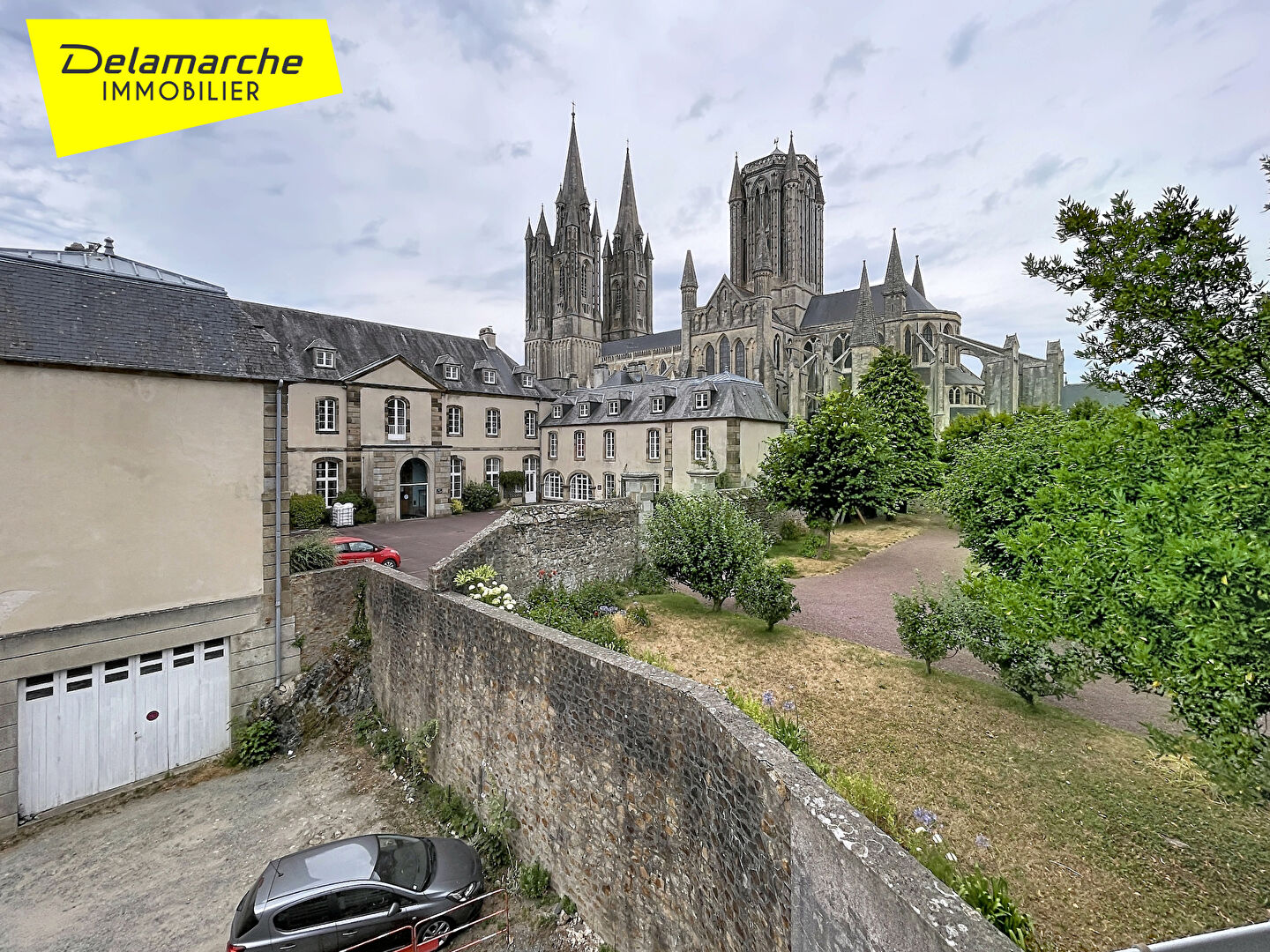 Immeuble 280 m² · à Coutances · 280 m² · 295 000 €