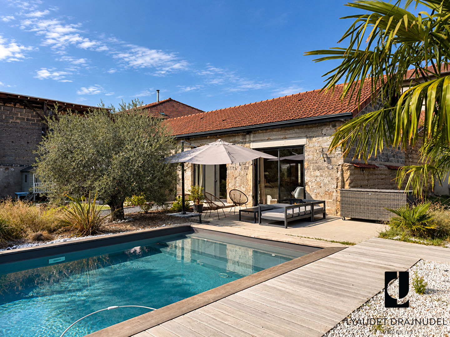 Maison 6 pièces 223 m² · à Roanne · 223 m² · 459 900 €