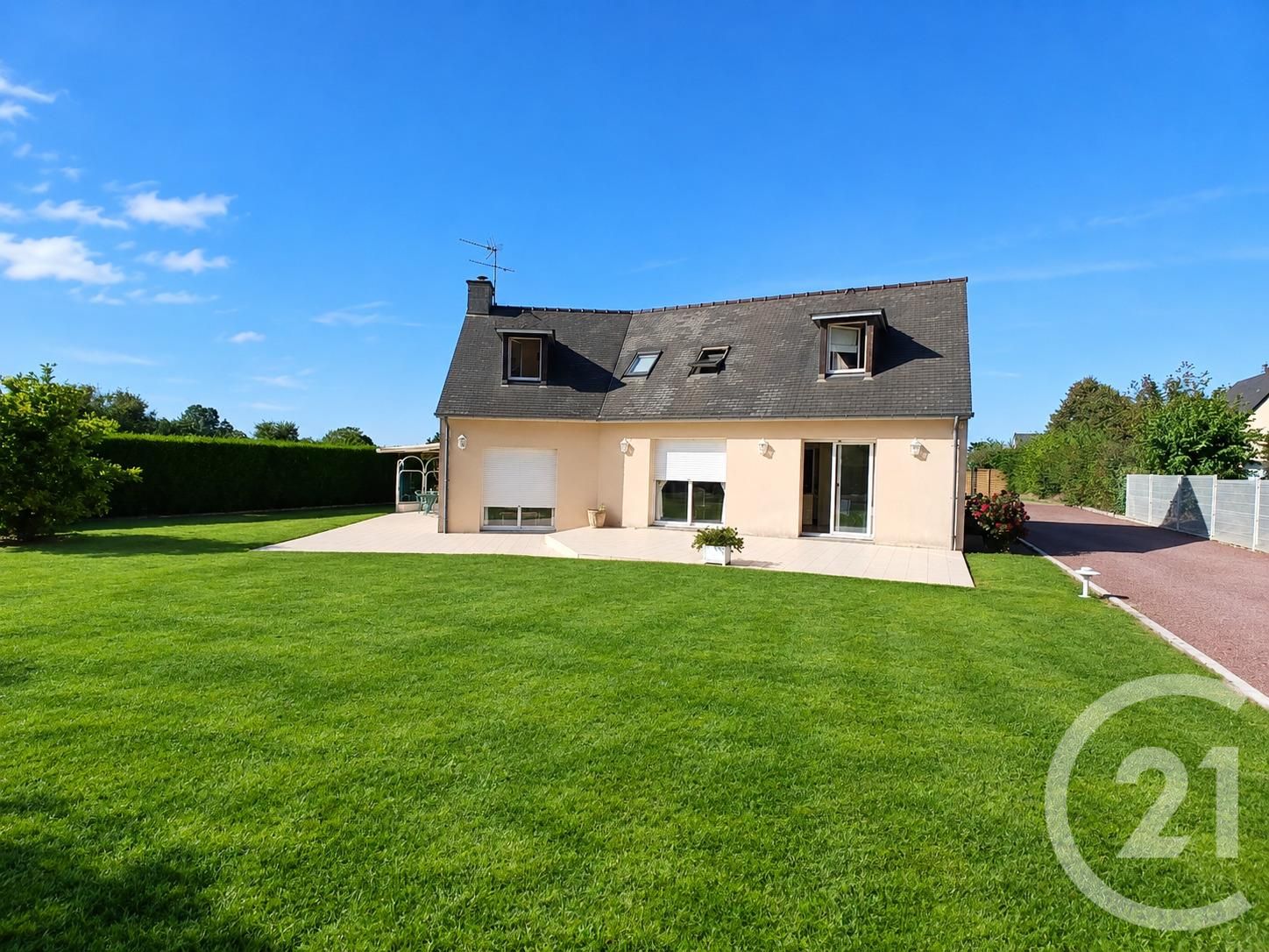 Maison 7 pièces 146 m² · à St Planchers · 146 m² · 437 000 €