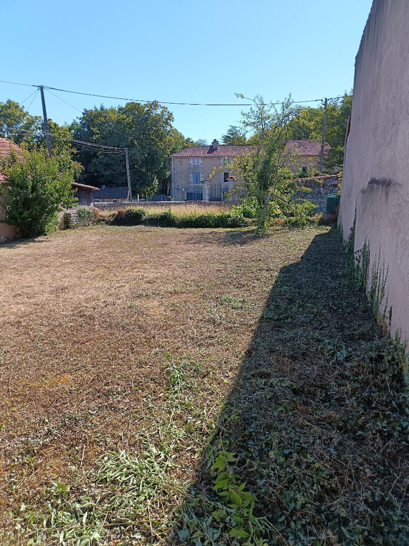 Terrain 353 m² · à Migne Auxances · 353 m² · 49 500 €