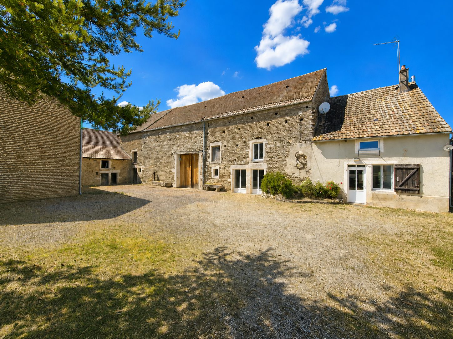 Maison 7 pièces 200 m² · à Vic des Pres · 200 m² · 250 000 €