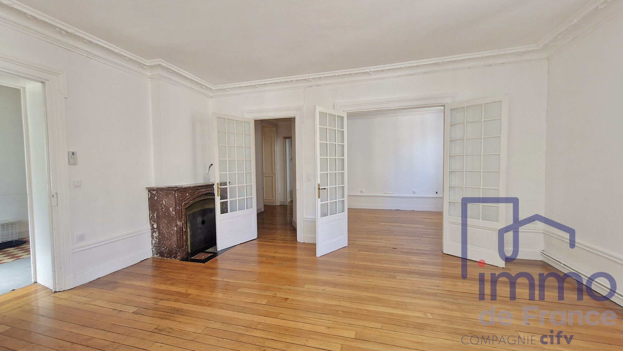 Appartement 5 pièces 137 m² · à St Etienne · 137 m² · 139 000 €