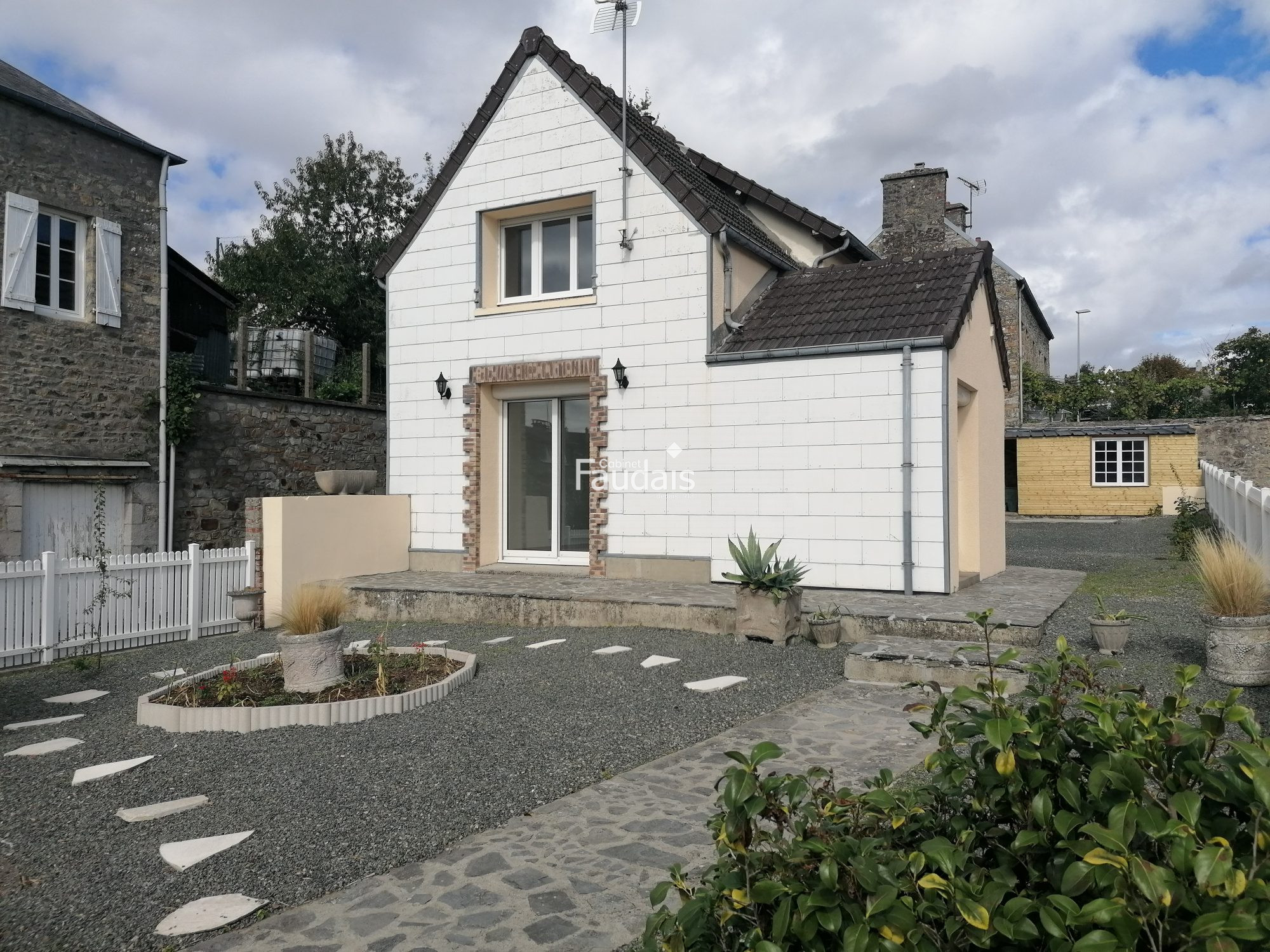 Maison 5 pièces 105 m² · à Coutances · 105 m² · 995 €/mois