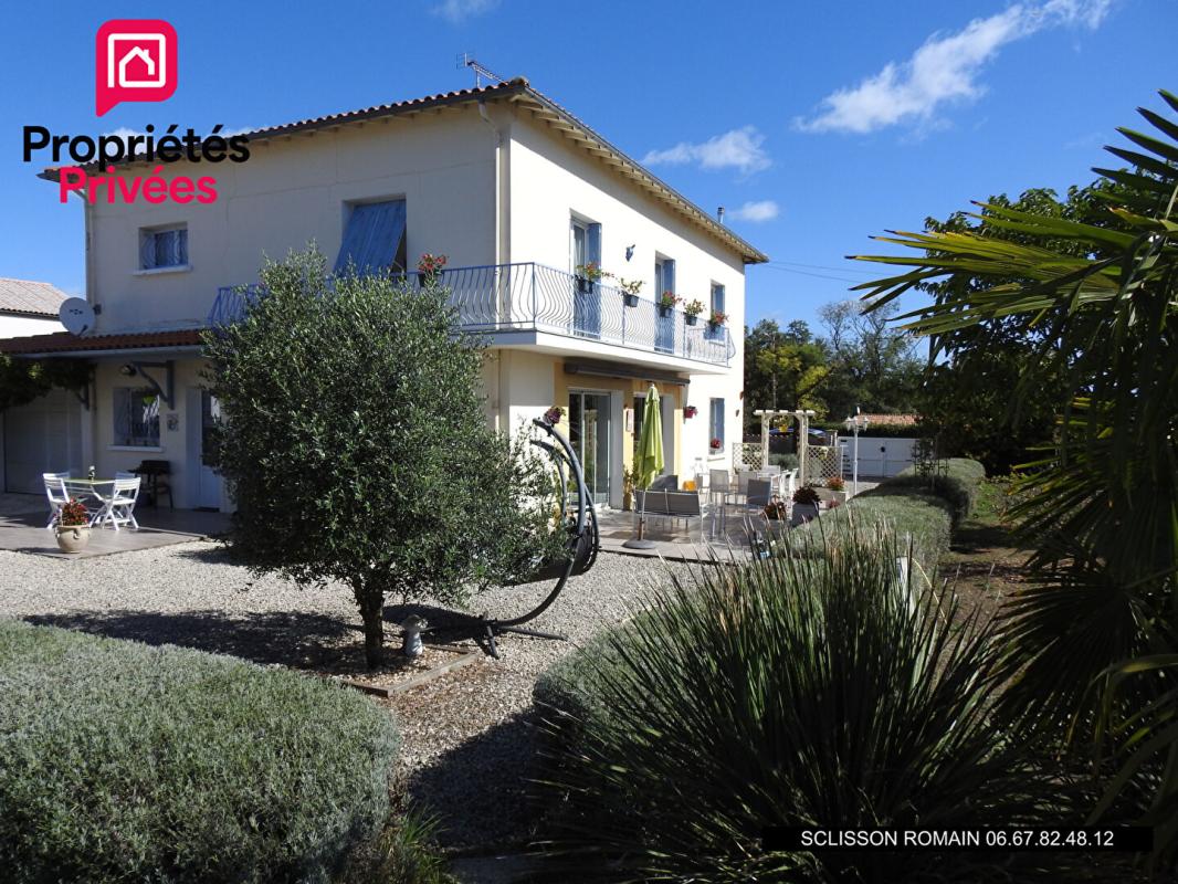 Maison 7 pièces 215 m² · à Meursac · 215 m² · 395 162 €