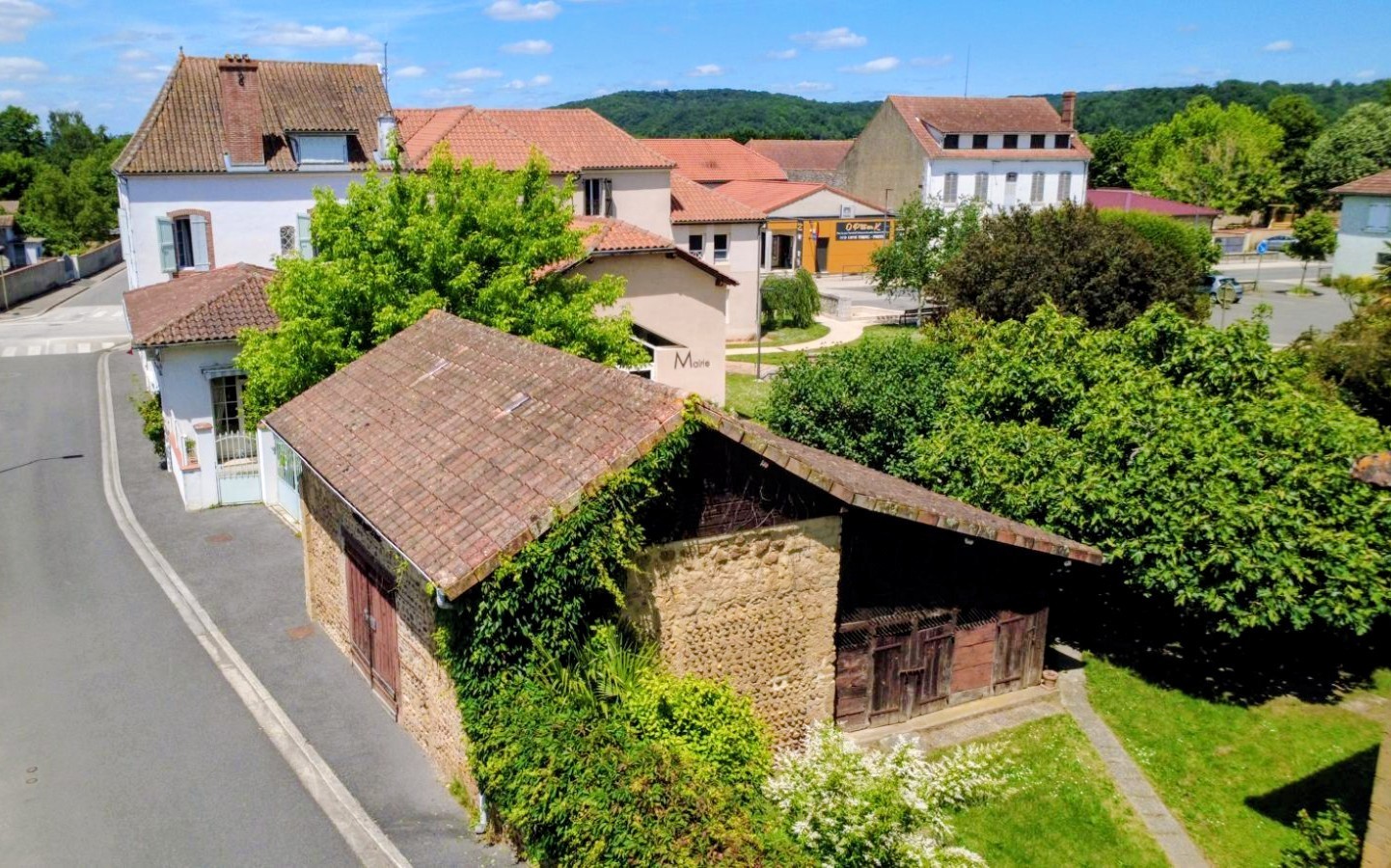 Maison 9 pièces 254 m² · à Villecomtal sur Arros · 254 m² · 275 000 €