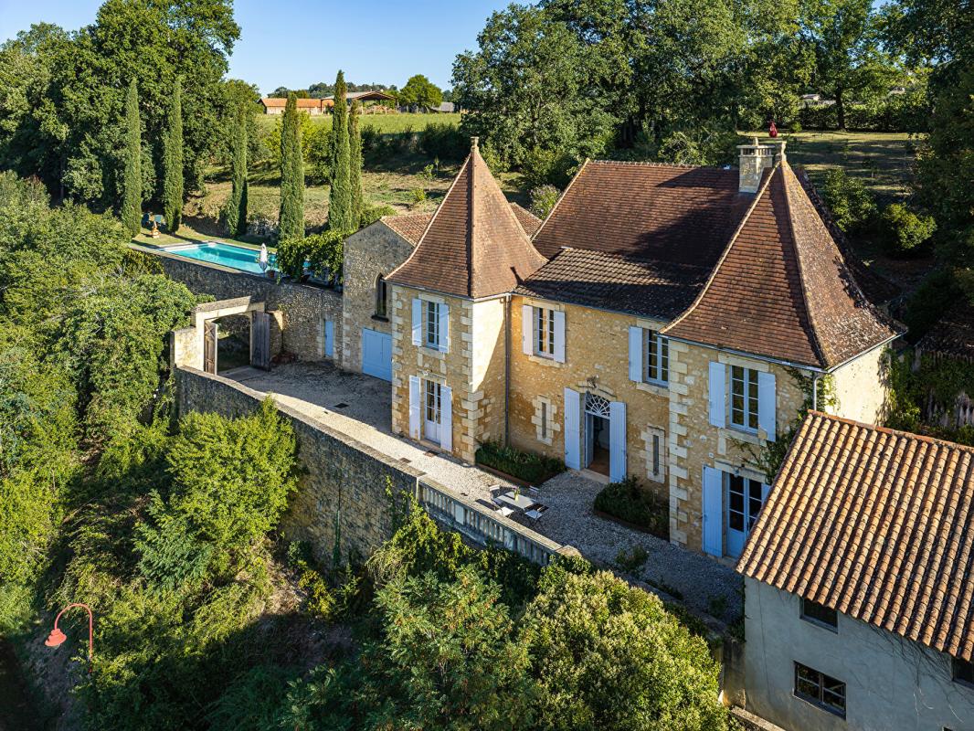 Maison 6 pièces 218 m² · à Coux Et Bigaroque-Mouzens · 218 m² · 892 500 €