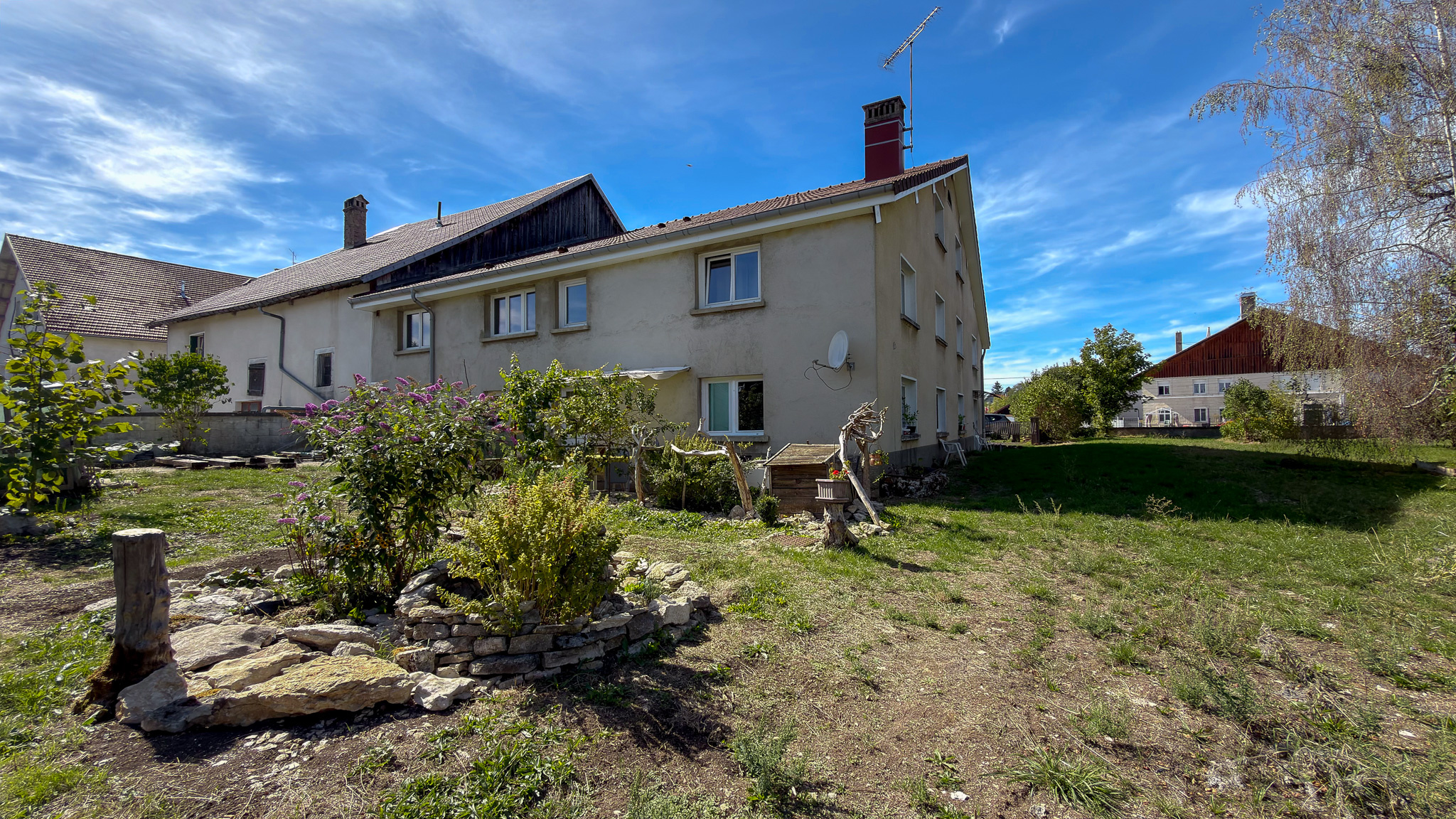 Appartement 3 pièces 132 m² · à Pierrefontaine les Varans · 132 m² · 120 000 €